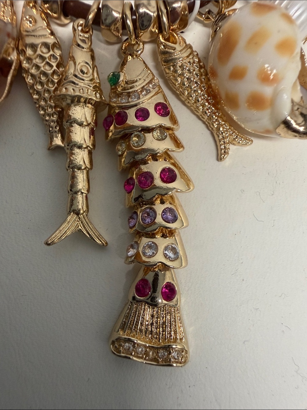 Atterri | Coastal Chic Leather Freshwater Pearl Shell Ocean Motif Charm Necklace - Picture 4 of 8